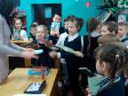 Акция учащихся II класса "Книга - лучший подарок библиотеке" в рамках Недели детской и юношеской книги
