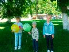 В городском парке воспитанники лагеря "Солнышко" приняли участие в акции "Подари улыбку малышу"